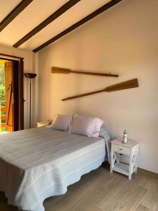 Chalet En โกมิญาส ภายนอก รูปภาพ